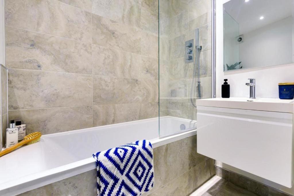 Amazing 3 Bed Interior Designed House With Garden - 114 The Hervey Londra Esterno foto